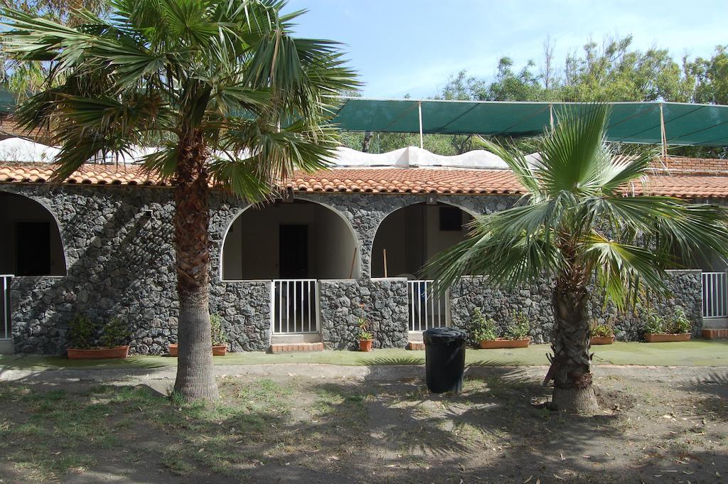 Villaggio Togo Togo Porto di Ponente Bagian luar foto