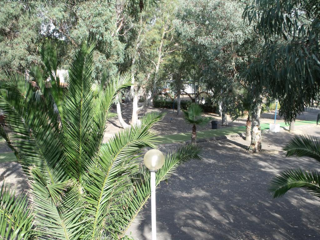 Villaggio Togo Togo Porto di Ponente Bagian luar foto
