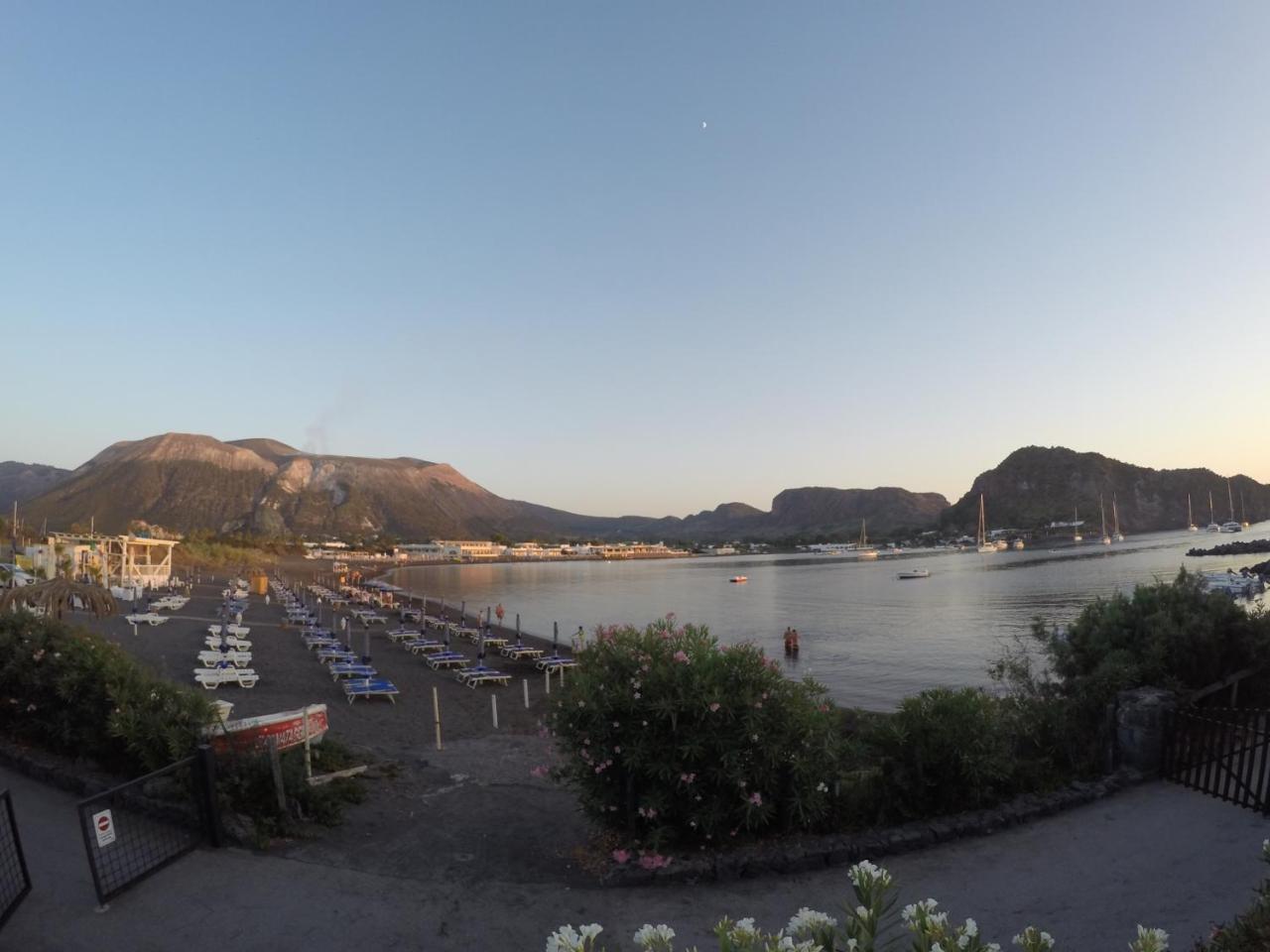 Villaggio Togo Togo Porto di Ponente Bagian luar foto